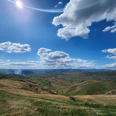 Mountain Lake Jbs Hotell Focşani Eksteriør bilde