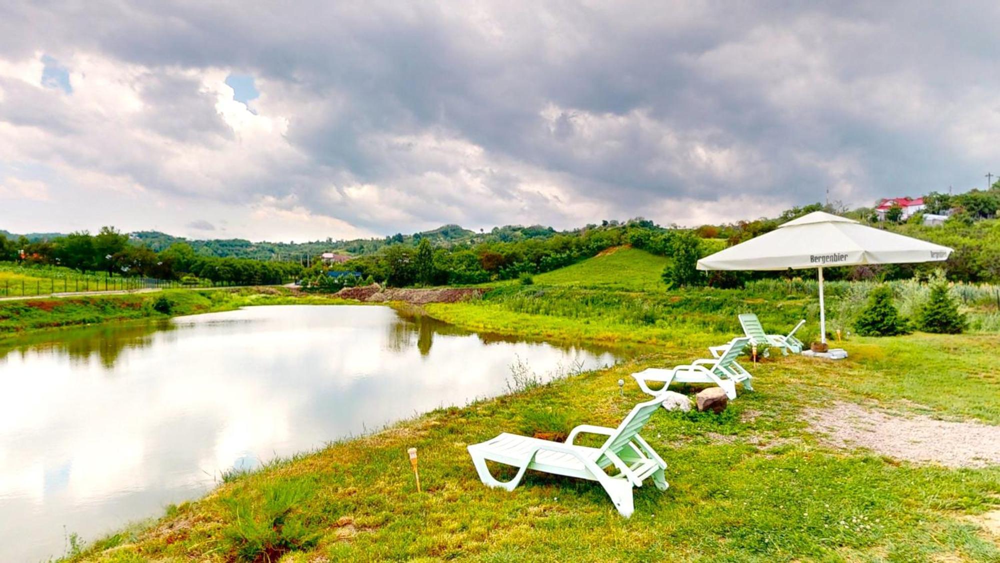 Mountain Lake Jbs Hotell Focşani Eksteriør bilde